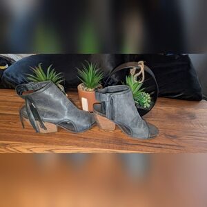 OTBT Free Spirit Dark Gray Booties